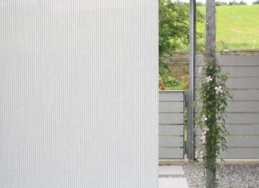 Flächengardinen weiss mit Ausblick Garten