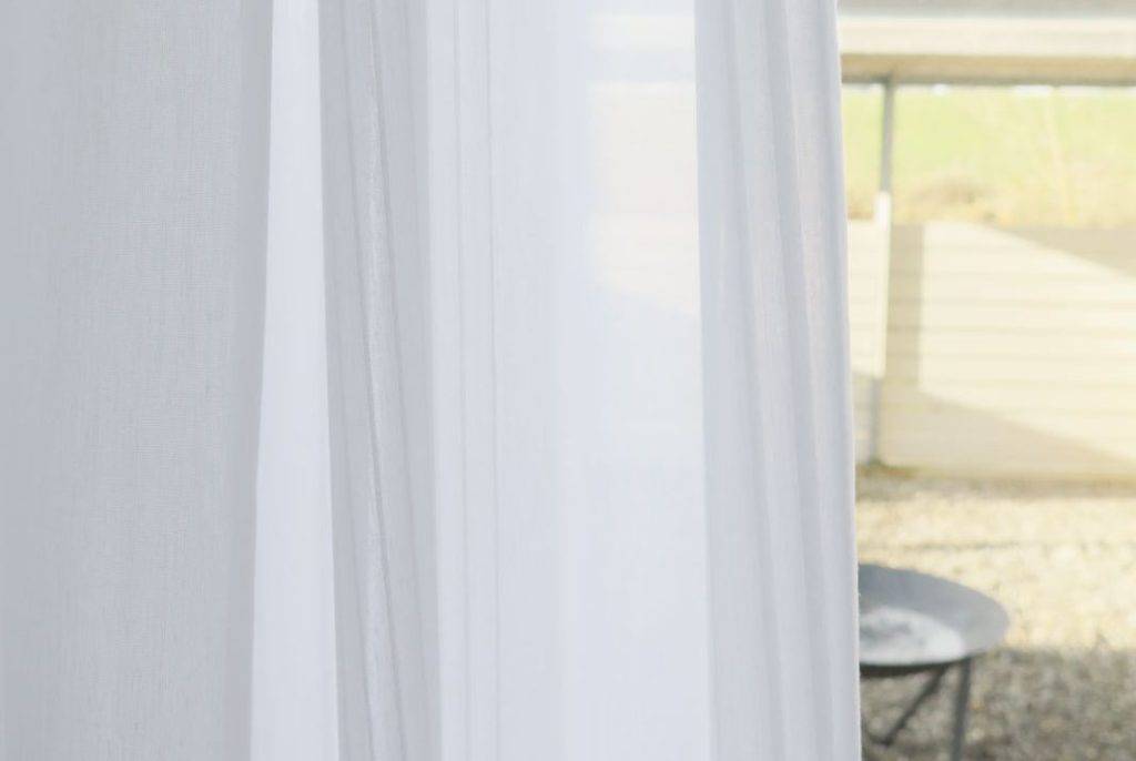 Transparente Gardinen mit Ausblick Sitzplatz