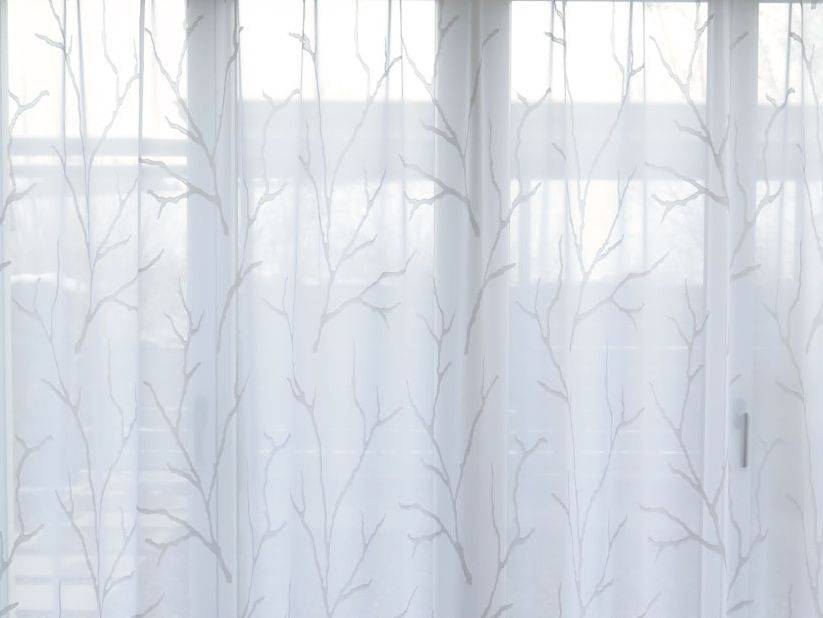 Gardine mit verspieltem Äste-Muster