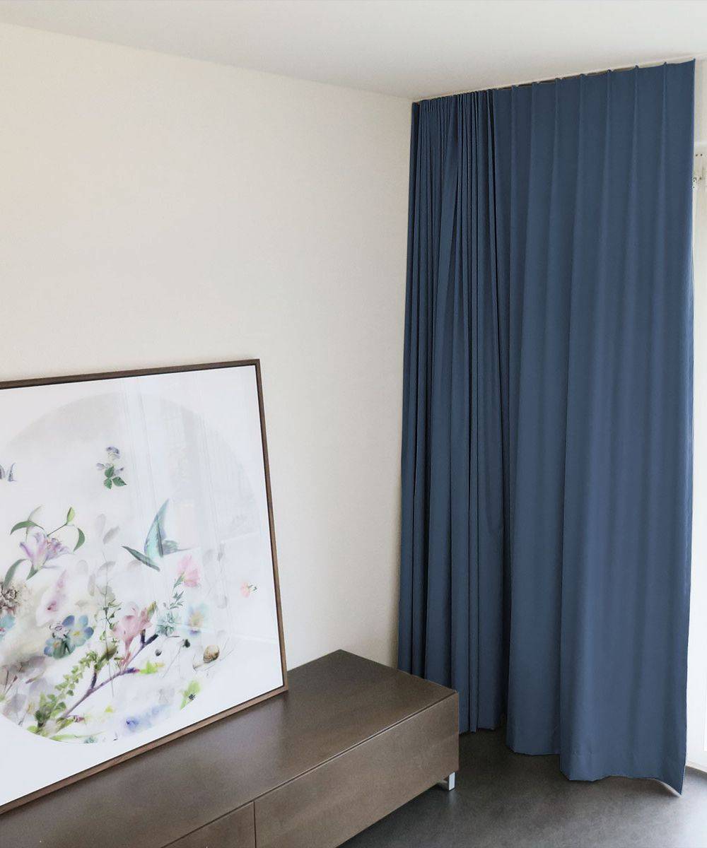 Blauer Verdunkelungsvorhang Blackout im Schlafzimmer | vorhang123.at